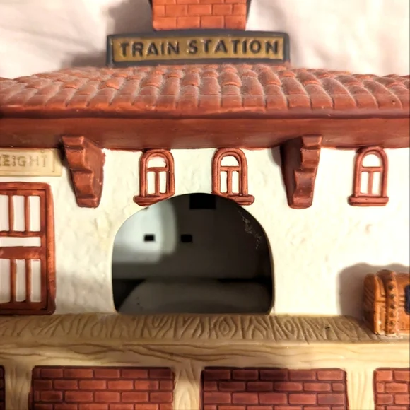 Train Station Tealight Holder By PartyLite - Picture 10 of 10